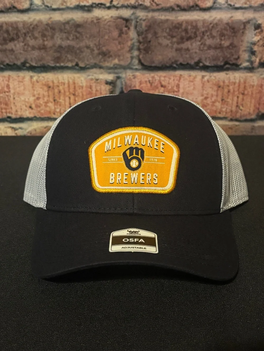 Milwaukee Brewers Fan Favorite MLB Adjustable Trucker Snapback Hat